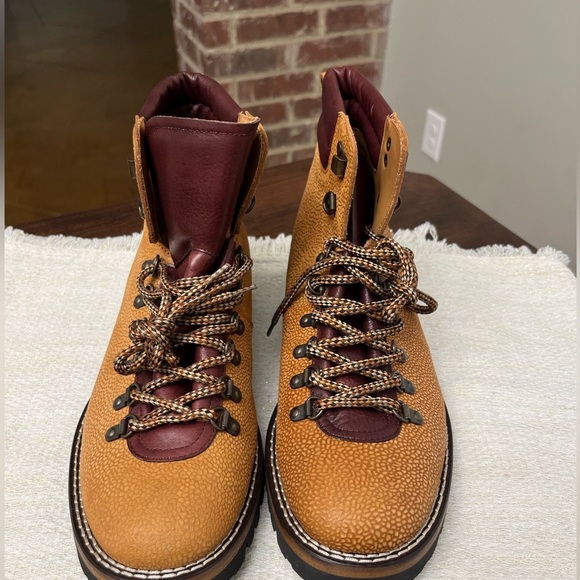 Taft Suola Viking Boot Size 43 US 10 Handmade In Spain Leather Hiking Vibram EUC - Picture 2 of 11